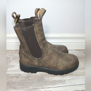 Women’s Brown Chelsea Boots – Size 7 (EU 37) – Lug Sole– *New*